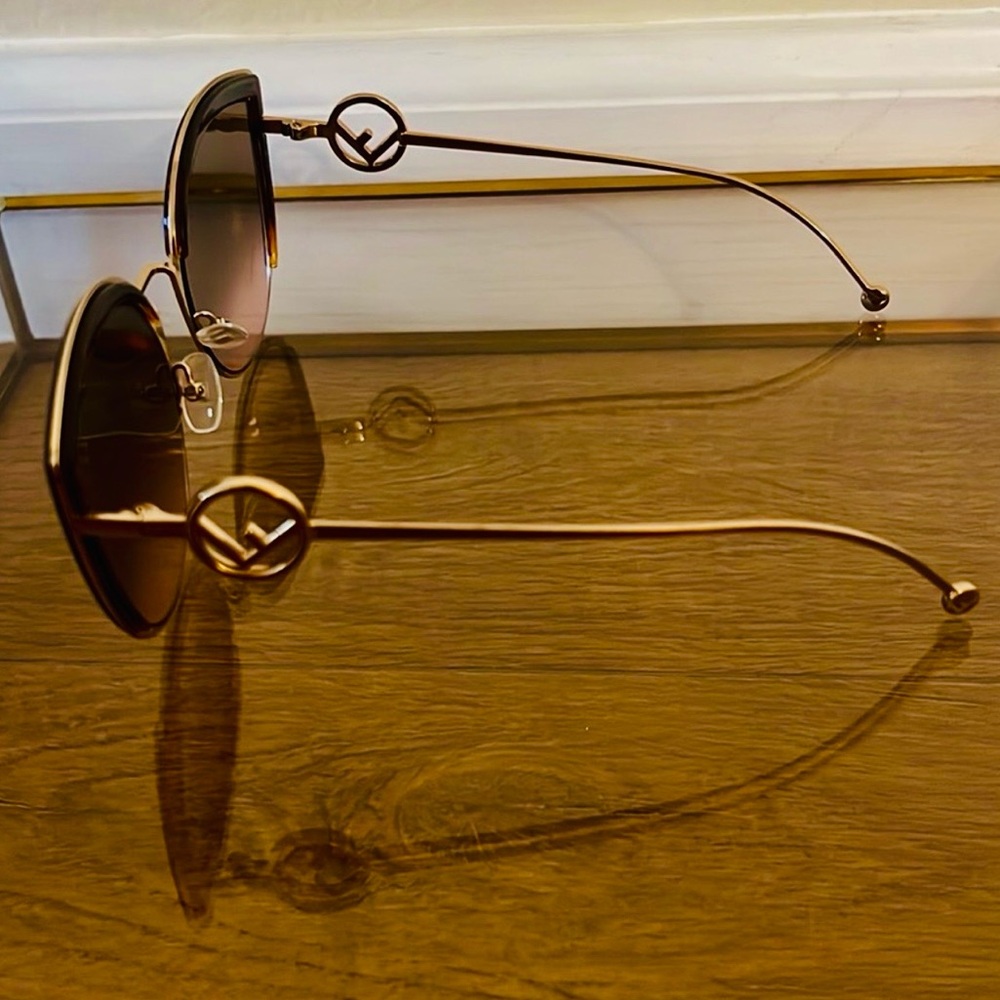 FENDI Cateye Sunglasses - Picture 2 of 7